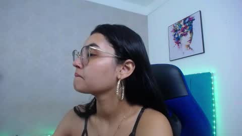 Sofia online show from 11/27/25, 01:13