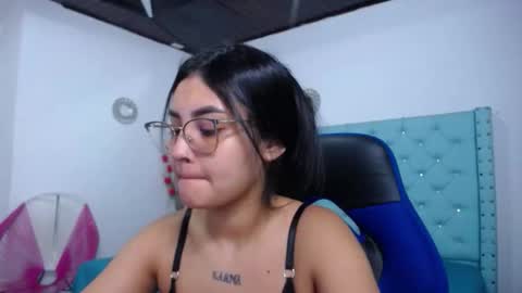 Snapshot of sofiaasexy19 chatting on 02/13/26, 10:44 Sofia online show from 02/13/26, 10:44