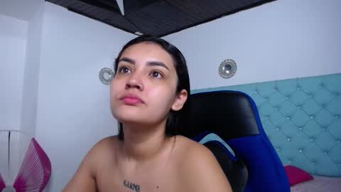 Snapshot of sofiaasexy19 chatting on 02/18/26, 11:06 Sofia online show from 02/18/26, 11:06