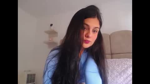 sofiabanks_ online show from 04/12/26, 09:31