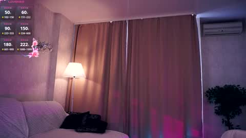 Snapshot of sofiabruno chatting on 03/07/25, 08:34 Hi My name is Sofia Welcome to my room Please thumbs up - its important online show from 03/07/25, 08:34