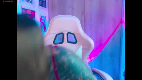       online show from 10/01/25, 02:39