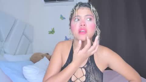 sofiacastillo01 online show from 05/10/26, 02:33