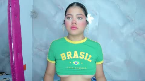sofiacastillo01 online show from 06/05/26, 01:39