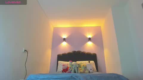 Sofia online show from 11/09/25, 02:21