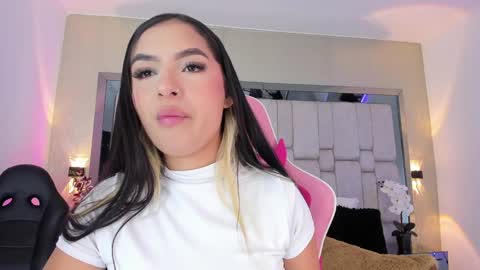 Snapshot of sofiacortez chatting on 01/16/25, 11:48 Sofia online show from 01/16/25, 11:48