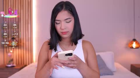 Snapshot of sofiacortez chatting on 10/17/25, 12:08 Sofia online show from 10/17/25, 12:08