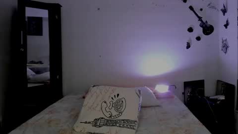 sofiacruz16 online show from 12/04/24, 12:58