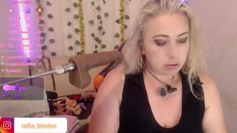 sofiacurvy45 online show from 05/27/26, 01:57