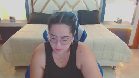 Snapshot of sofiadavis_23 chatting on 11/24/25, 01:33 SOFIA online show from 11/24/25, 01:33