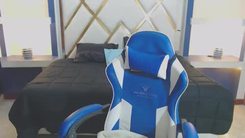 Snapshot of sofiadavis_23 chatting on 12/05/25, 01:31 SOFIA online show from 12/05/25, 01:31