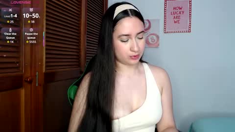 sofiaduque_26 online show from 04/08/26, 07:14