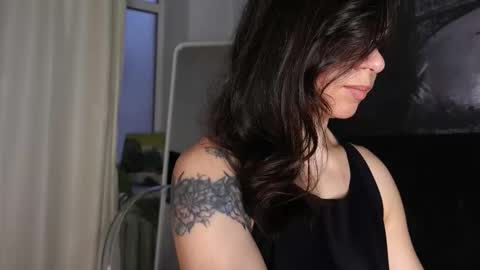 Sofia online show from 10/24/25, 05:15