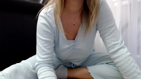 Snapshot of sofialenis chatting on 12/17/24, 03:06 SofiaLenis online show from 12/17/24, 03:06