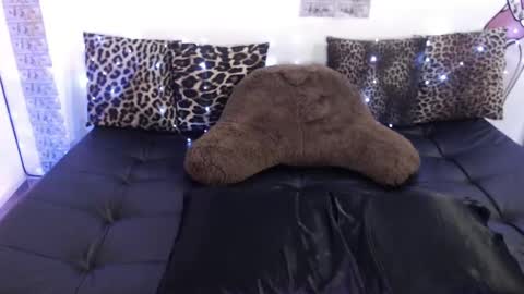 Snapshot of sofianix chatting on 12/16/24, 05:33 SOFIA NIX online show from 12/16/24, 05:33