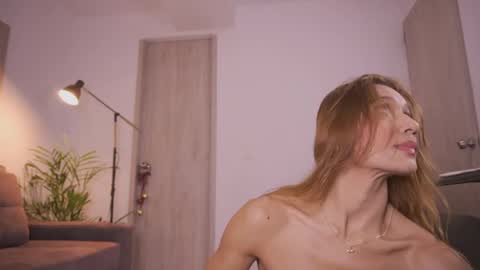 Snapshot of sofiarios04 chatting on 04/14/26, 12:16 Sofia online show from 04/14/26, 12:16