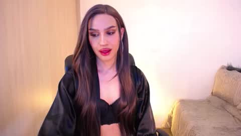 Snapshot of sofiaroamontoya chatting on 11/22/25, 02:43 Samara Silex online show from 11/22/25, 02:43