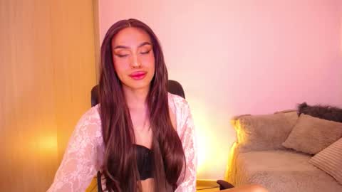 Snapshot of sofiaroamontoya chatting on 11/28/25, 02:36 Samara Silex online show from 11/28/25, 02:36