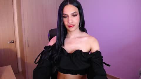 Snapshot of sofiaroamontoya chatting on 12/05/25, 02:42 Samara Silex online show from 12/05/25, 02:42