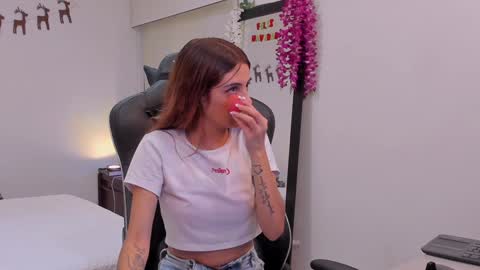 Sofia  Help me reach 5K followers  online show from 12/20/24, 08:01