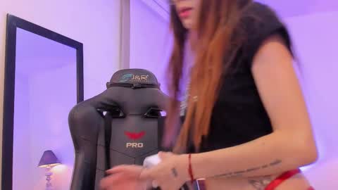 Sofia  Help me reach 5K followers  online show from 11/05/25, 08:09