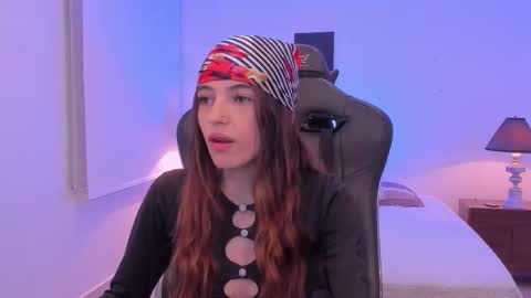 Sofia  Help me reach 5K followers  online show from 12/16/25, 07:52