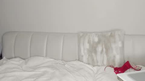 Snapshot of sofiaskyy chatting on 02/14/25, 11:53 SOFIA online show from 02/14/25, 11:53