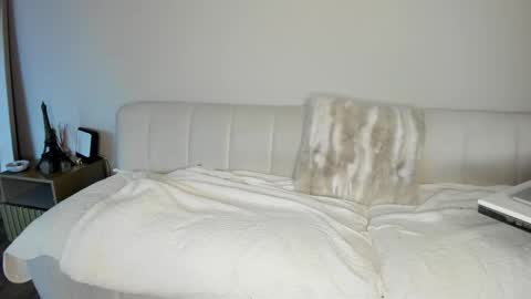 Snapshot of sofiaskyy chatting on 12/02/25, 10:16 SOFIA online show from 12/02/25, 10:16