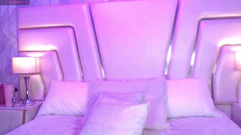 Snapshot of sofiastanley chatting on 11/16/25, 11:49 Sofia Stanley online show from 11/16/25, 11:49