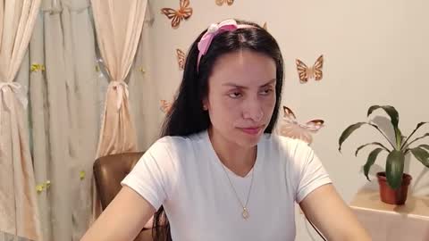 Sofi Bella online show from 11/05/25, 03:34