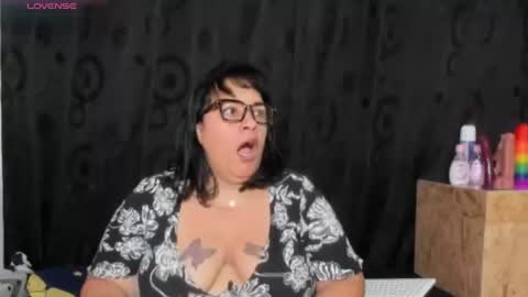 Snapshot of sofie_storm chatting on 07/01/26, 11:45 Vicky online show from 07/01/26, 11:45