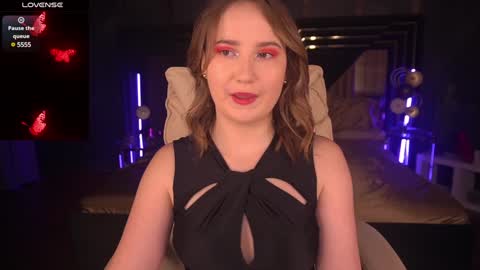 Snapshot of sofiebloom chatting on 01/21/25, 04:48 Sofie online show from 01/21/25, 04:48