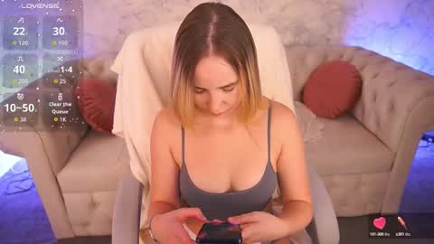 Snapshot of sofiebloom chatting on 09/18/25, 10:34 Sofie online show from 09/18/25, 10:34