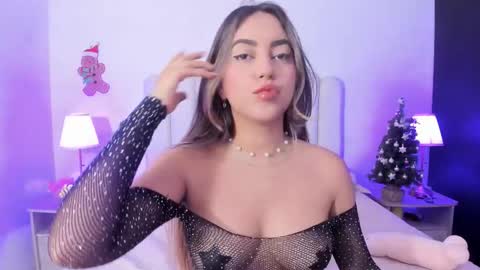 Snapshot of sofiebunnie chatting on 12/02/25, 11:23 sofiebunnie online show from 12/02/25, 11:23