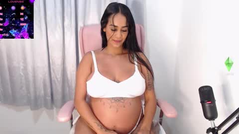 Snapshot of sofierosse_ chatting on 01/19/26, 03:32 Sofie Rosee online show from 01/19/26, 03:32