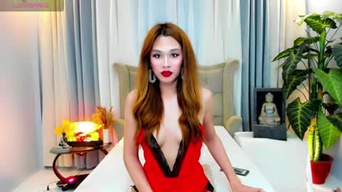 Snapshot of sofiesticatedasiancummer chatting on 05/11/26, 06:05 Sofie online show from 05/11/26, 06:05