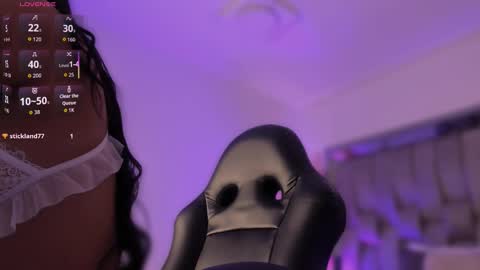 Snapshot of sofiewild_ chatting on 11/28/25, 06:54 sofie online show from 11/28/25, 06:54