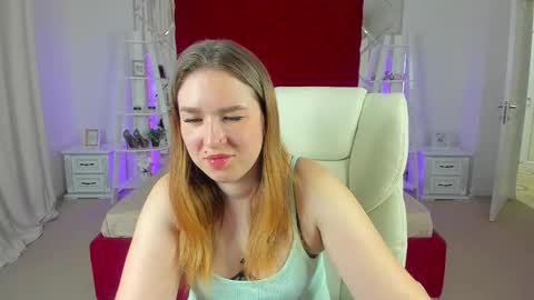 Snapshot of sofii_darling chatting on 03/26/26, 05:40 sofii_darling online show from 03/26/26, 05:40