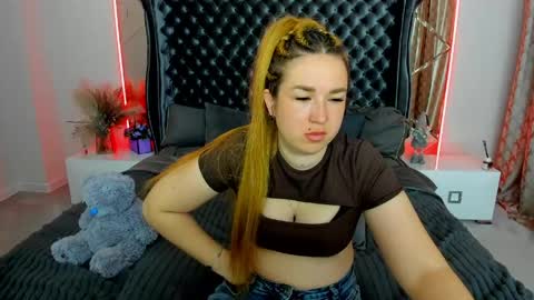 Snapshot of sofii_darling chatting on 04/18/26, 05:00 sofii_darling online show from 04/18/26, 05:00
