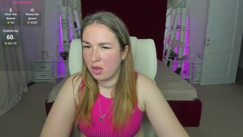 Snapshot of sofii_darling chatting on 04/28/26, 04:45 sofii_darling online show from 04/28/26, 04:45