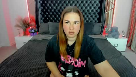 Snapshot of sofii_darling chatting on 05/01/26, 04:55 sofii_darling online show from 05/01/26, 04:55