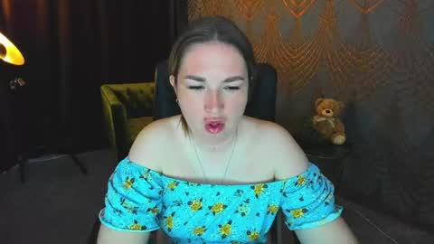 Snapshot of sofii_darling chatting on 05/05/26, 04:48 sofii_darling online show from 05/05/26, 04:48