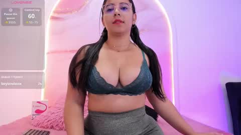 Sofii Lopezz online show from 10/21/25, 11:44