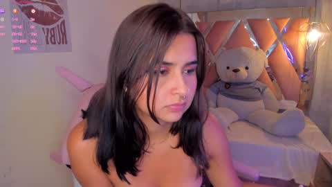 Snapshot of sofii_miller_ chatting on 02/05/25, 10:55 online show from 02/05/25, 10:55