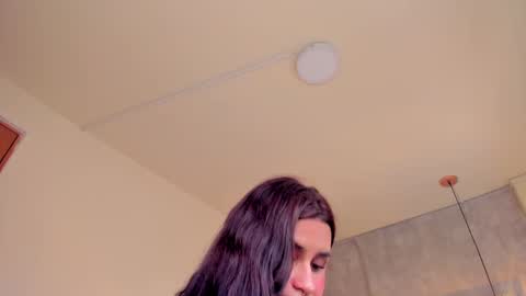 Snapshot of sofii_miller_ chatting on 02/14/25, 07:12 online show from 02/14/25, 07:12