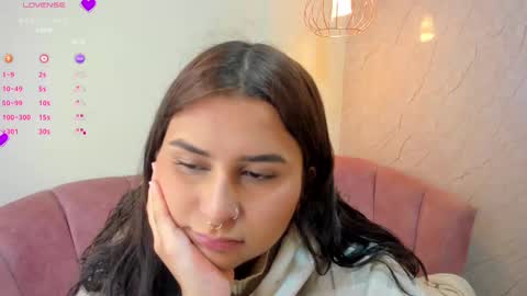 Snapshot of sofii_miller_ chatting on 02/27/25, 12:02 online show from 02/27/25, 12:02