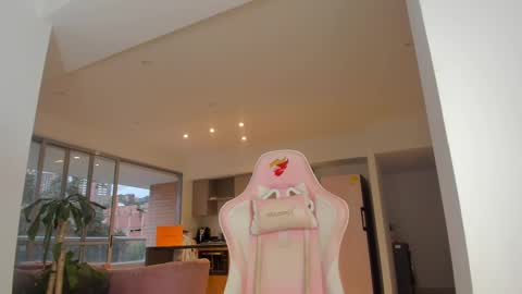    online show from 02/11/25, 11:01