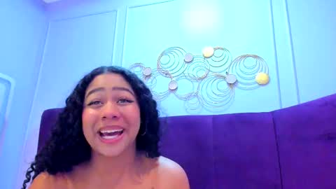 sofiifox online show from 11/19/25, 07:47