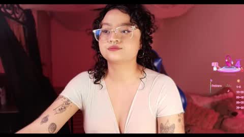 Snapshot of sofitabares_ chatting on 12/05/25, 08:05 Demi Sofia online show from 12/05/25, 08:05