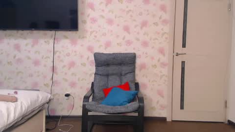  Kaitbrunette and SofiblondeWelcome room Private is Open  Make us happy online show from 04/26/26, 08:12